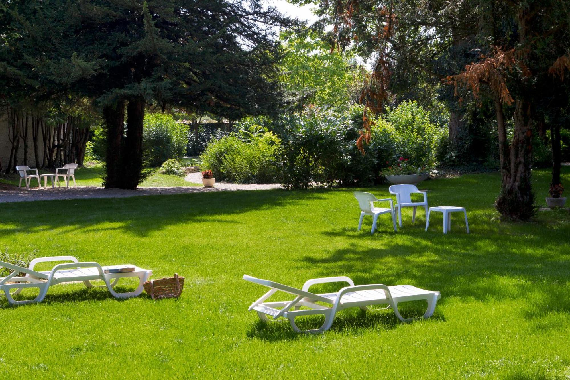 Logis Hostellerie La Chaumiere Arsonval Exterior photo